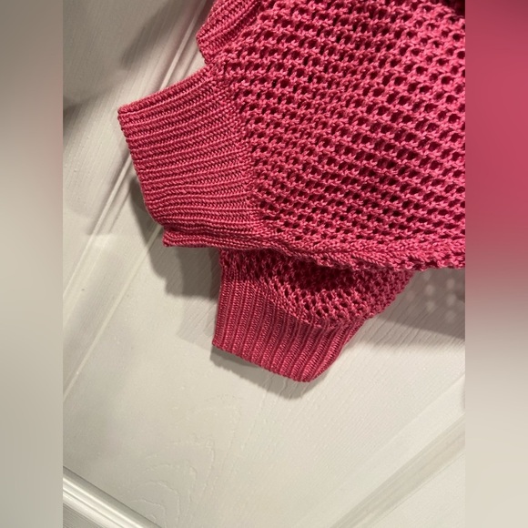 NWT No Boundaries Size S Pink Mesh Long Sleeve Crew Neck Pullover Heart Sweater - Picture 8 of 10